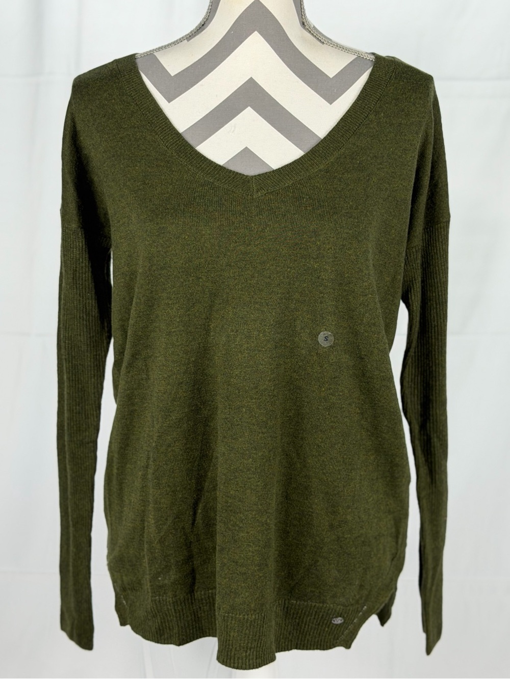American Eagle Long Sleeve Knit Sweater Olive Green V Neck Womens Small